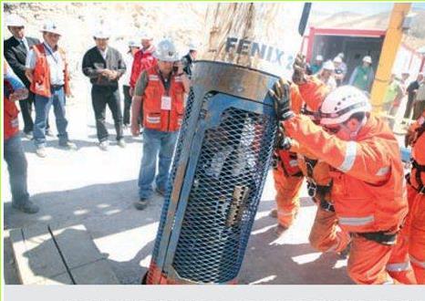 למרות המיכון המתקדם, המאפשר לצמצם את העסקתם של כורים בעבודת הכרייה, והדגש המושם כיום על שמירת שלומם בעת עבודתם, מתרחשים ברחבי העולם אסונות שבהם כורים נלכדים במעבה האדמה. במקרים רבים מסתיים אסון כזה במותם של הכורים, אך גורלם של 33 הכורים שנלכדו במכרה בסאן חוסה בצ'ילה, בשנת 2010, שפר עליהם: במבצע מסובך ומורכב, ובסבלנות רבה, הם הוצאו, בזה אחר זה, באמצעות תא הצלה קטן שהורד אל המקום שבו נלכדו, וכולם ניצלו. בתמונה: תא ההצלה שהעלה את הכורים מבטן האדמה